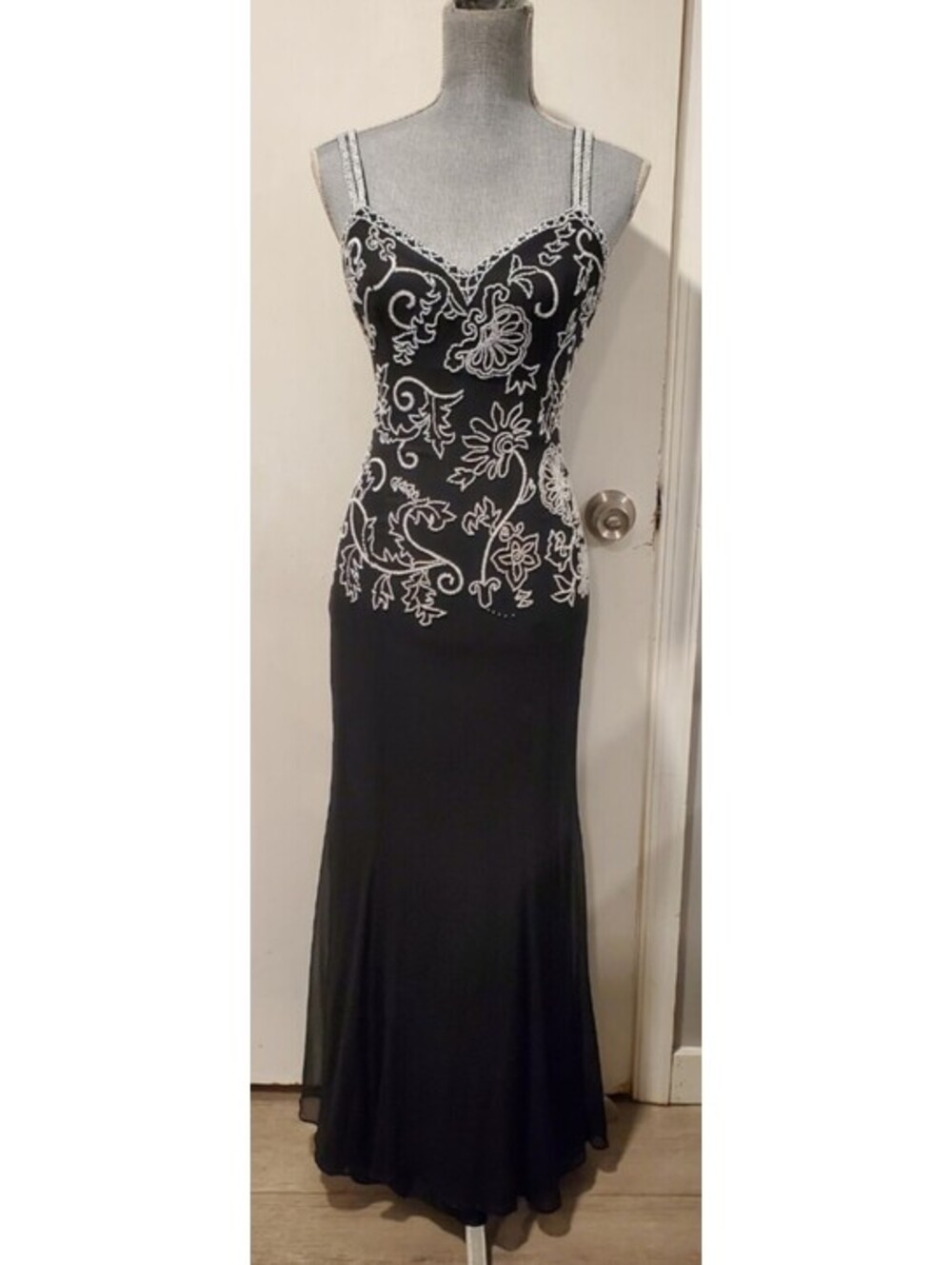 Mon Cheri Bridals Size 8 Black Silk Dress White Floral Beading Vintage Mon Chéri
